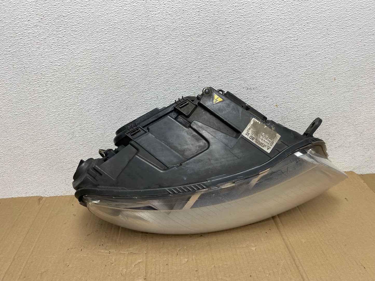 2005 to 2008 Audi A6 Right Passenger Side Headlight Xenon HID AE8964 LK5