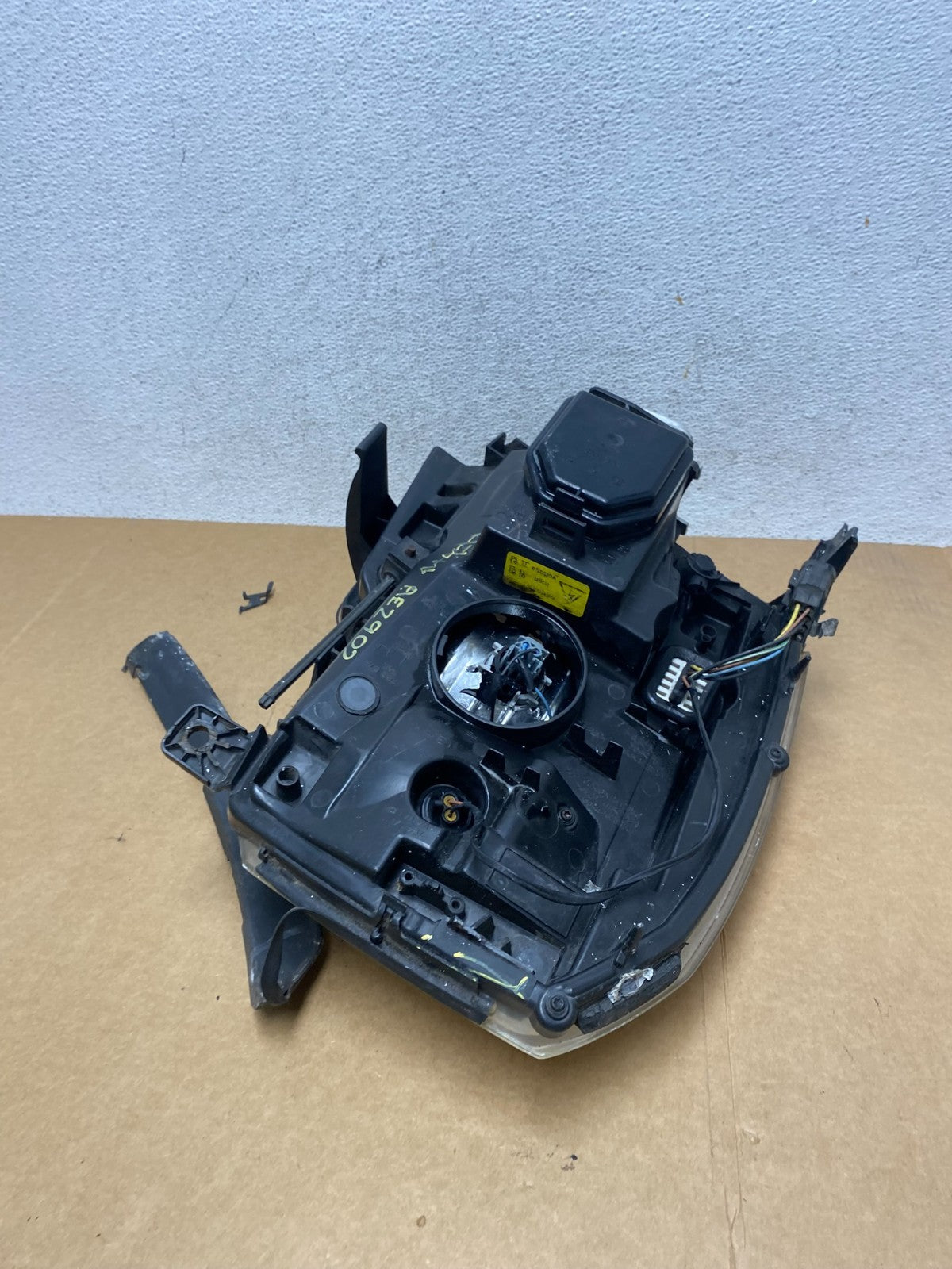 2007 - 2014 Cadillac Escalade Left Driver LH Side Xenon HID Headlight AE2902 DW10