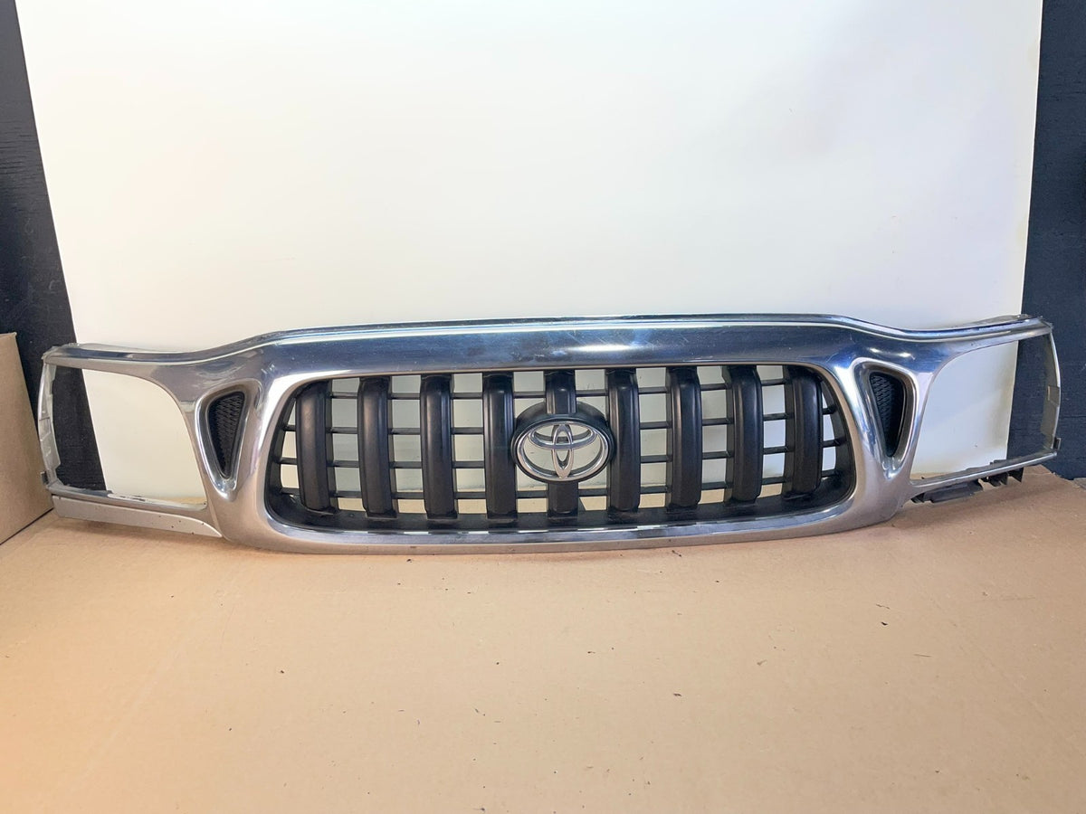 2001 to 2004 Toyota Tacoma Front Upper Grill Grille AH0283 DG0