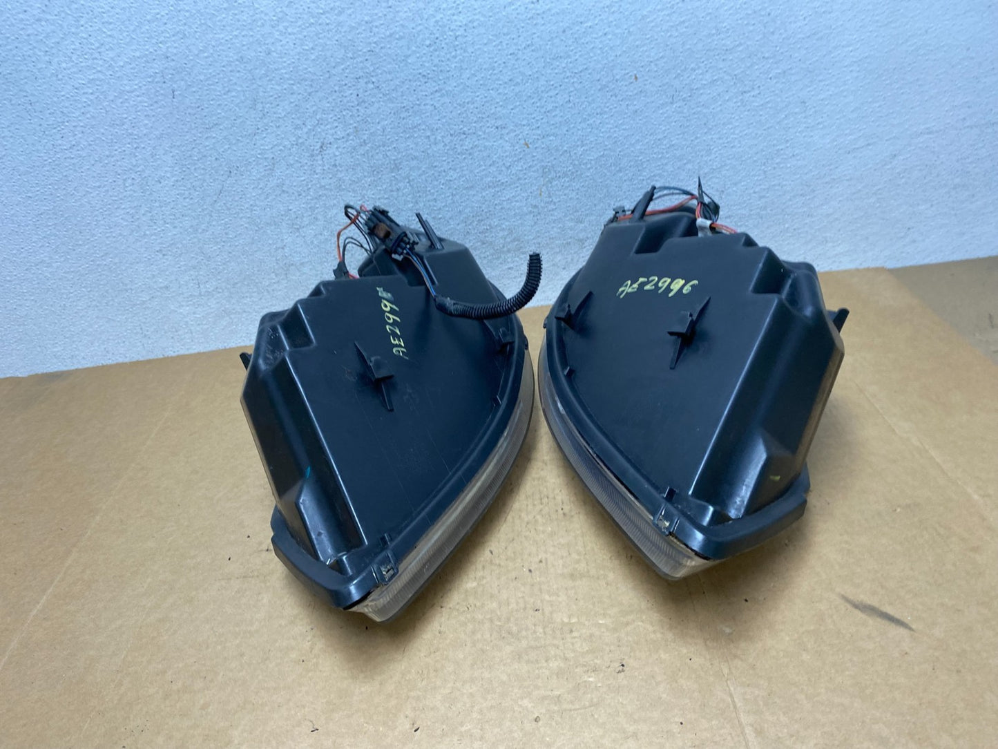 2005 - 2010 Chevrolet Cobalt Sedan Left+Right Headlights AE2996 DW10