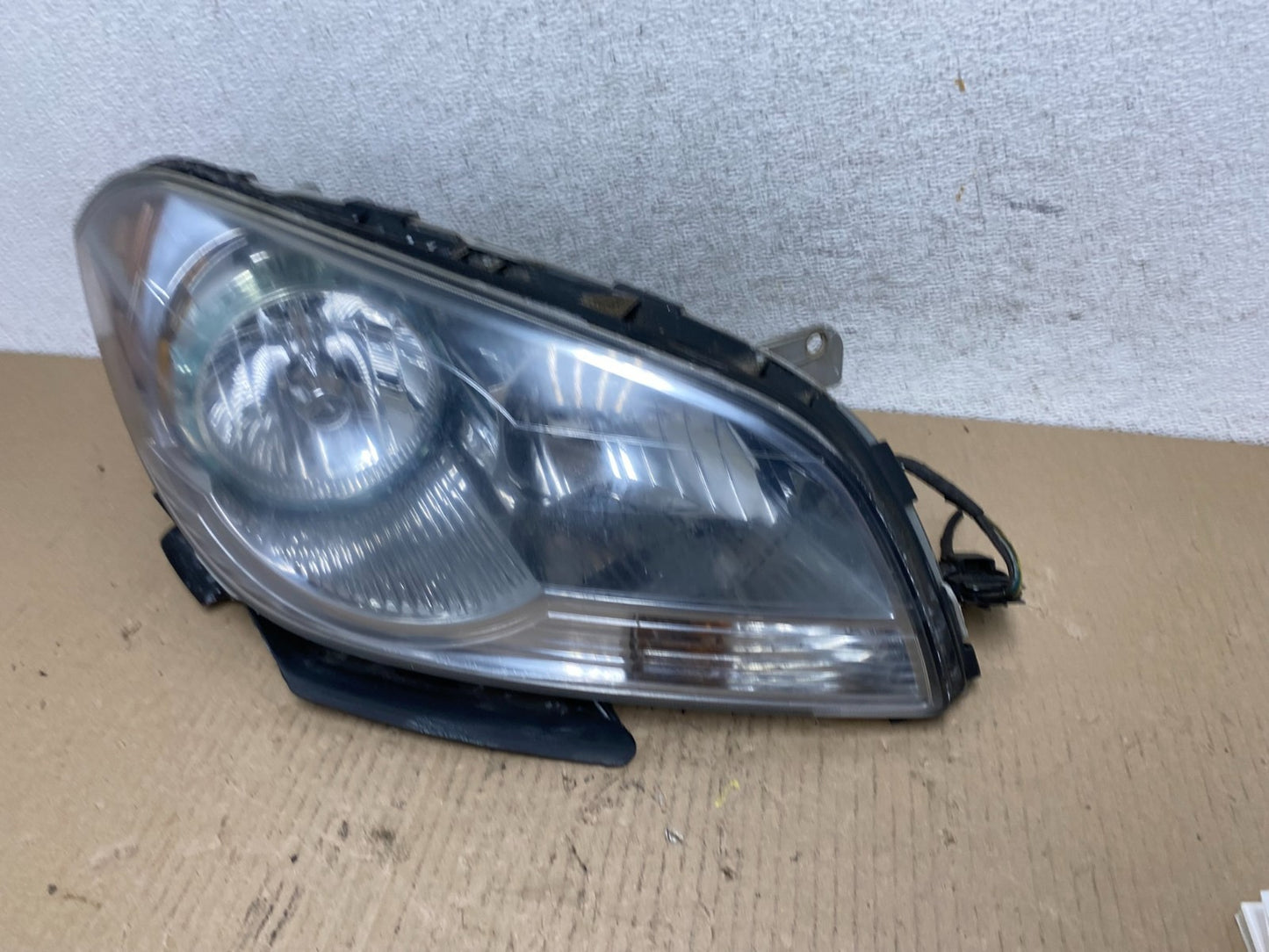 2008 to 2012 Chevrolet Malibu Right Passenger Rh Side Headlight AF5875 DW1