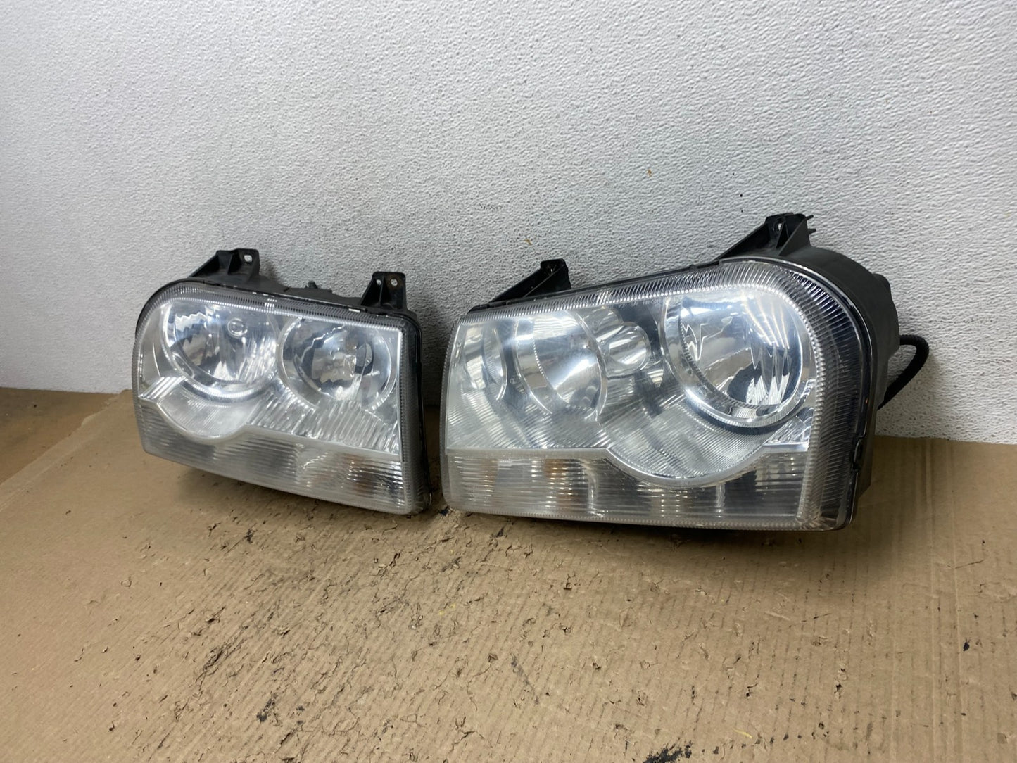 2005 2006 2007 Chrysler 300 Left+Right Halogen Headlights AF7263 DW1