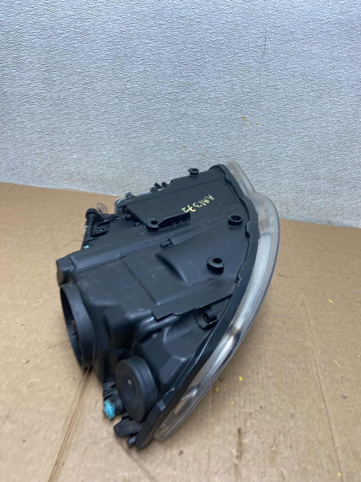 2008 to 2010 Volkswagen Touareg Left Driver Lh Halogen Headlight Oem AA1372 DG8
