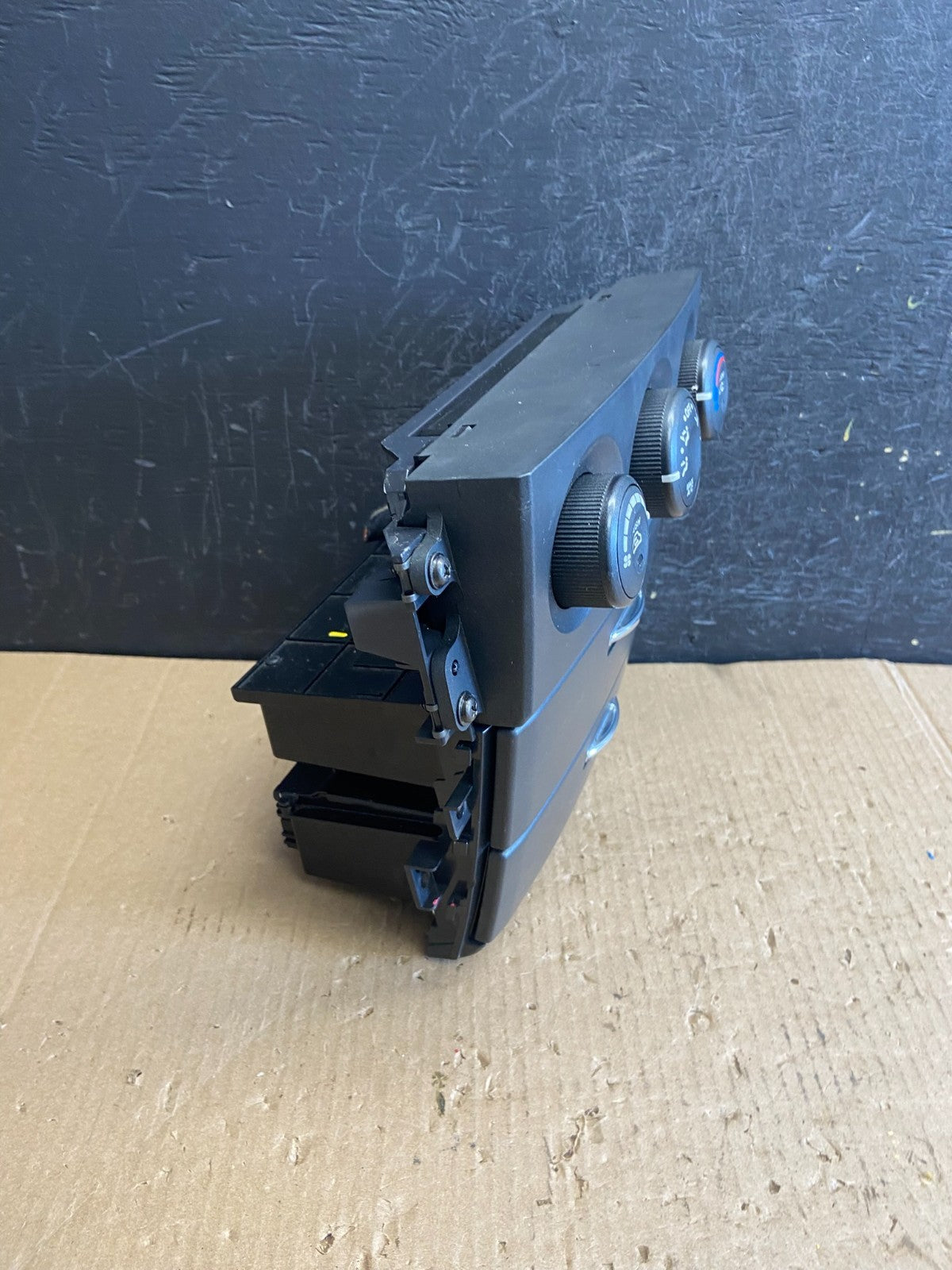 2003 to 2006 Kia Sorento Temperature AC Climate Control 97250-3E401 AE4116 DG3