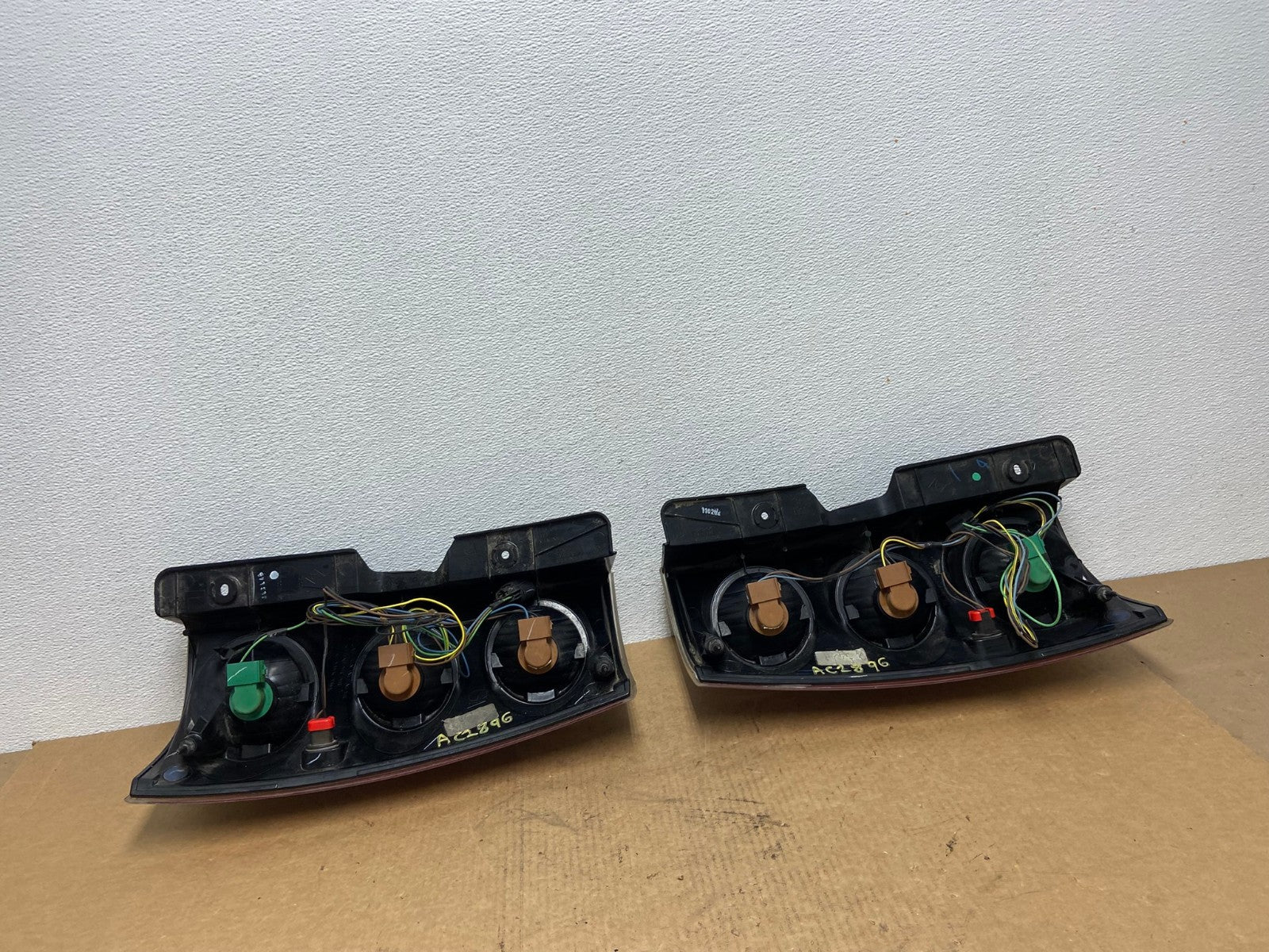 2007-2014 GMC Yukon Denali Left + Right SET Tail Lights Light OEM AC2896 LK5