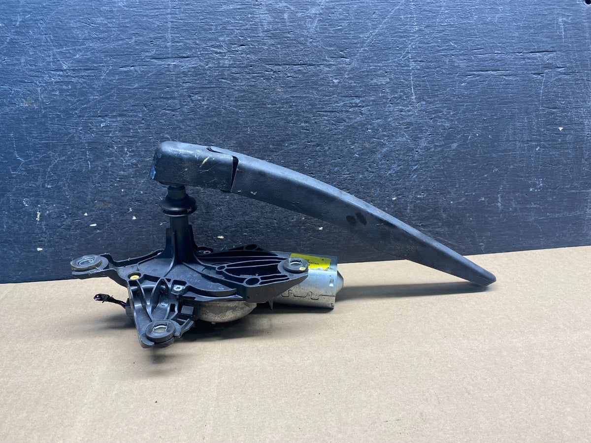 2011 to 2019 Ford Explorer Rear Windshield Wiper Motor AG9629 DG1