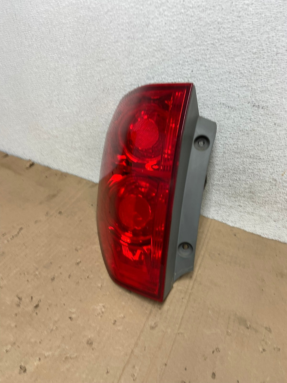 2003 2004 2005 Honda Pilot Left Driver LH Side Tail Light AE9195 LK1