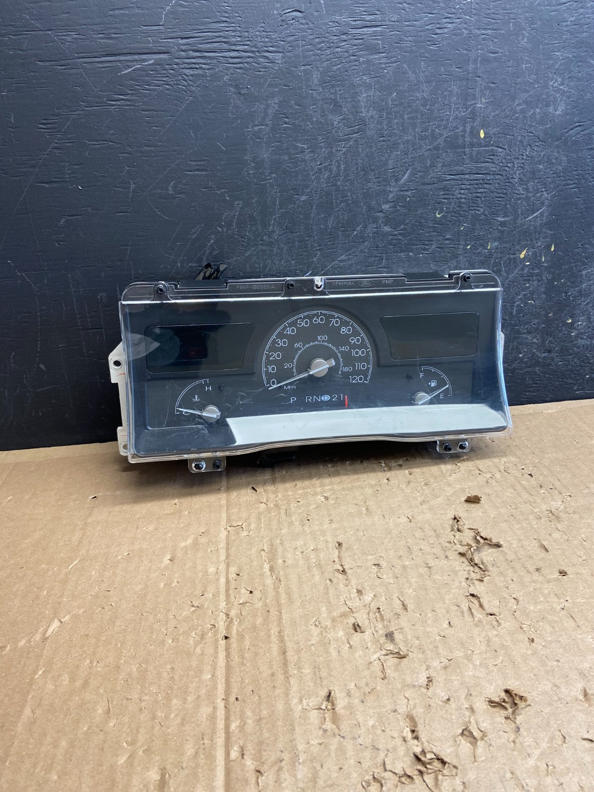 1998 to 2002 Lincoln Town Car Speedometer Gauge Cluster AD6922 DG0