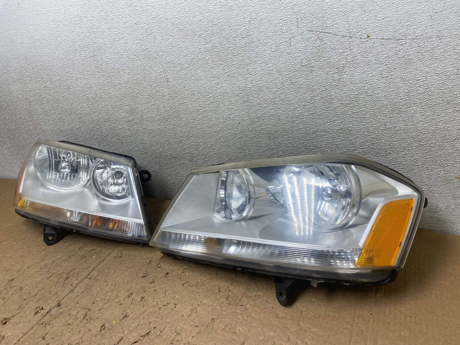 2008 to 2014 Dodge Avenger Left+Right Side Set Halogen Headlights V4413 DW2