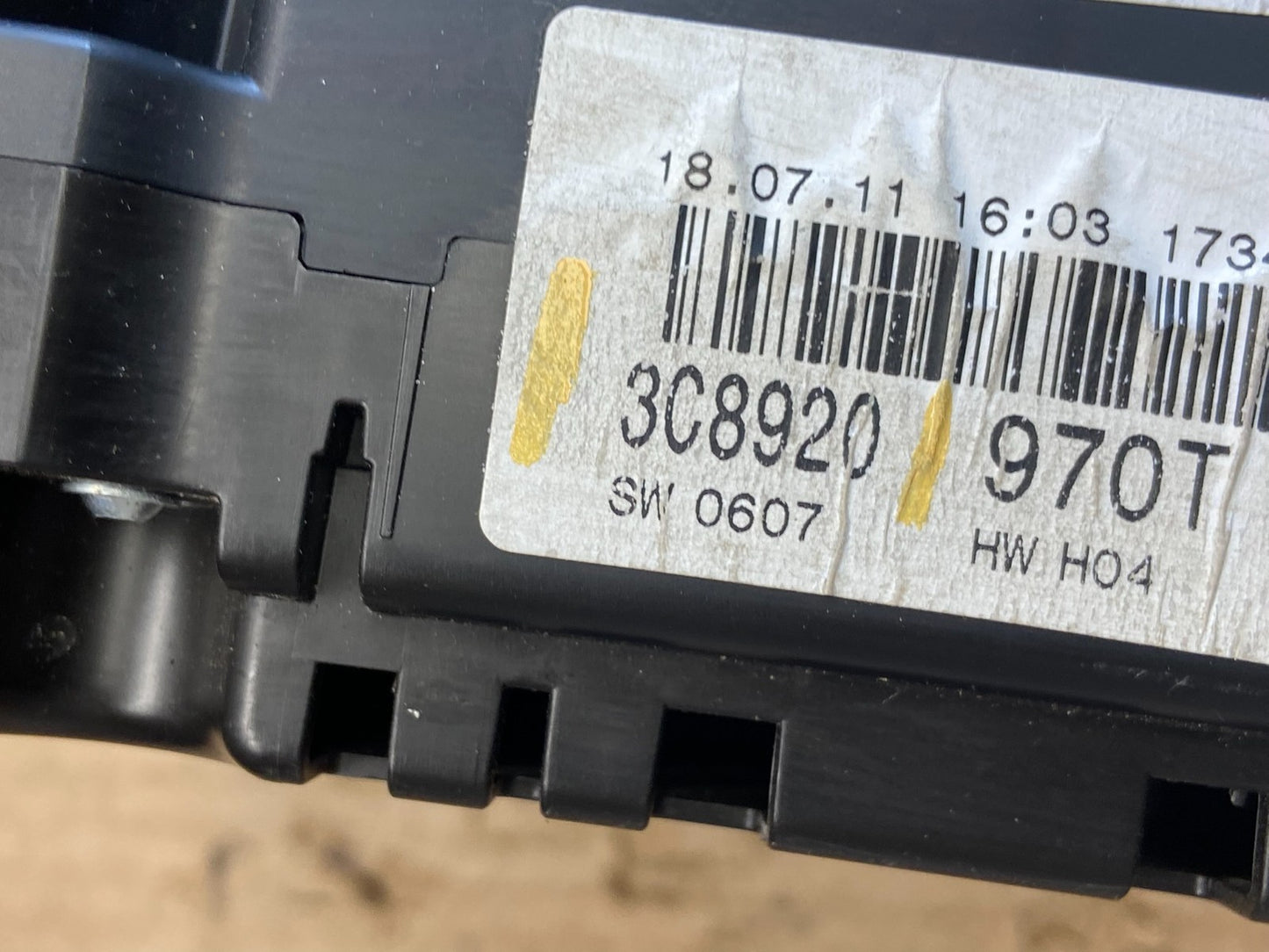 2009 2010 Volkswagen CC Dashboard Speedometer Cluster Gauge ab9838 DG6