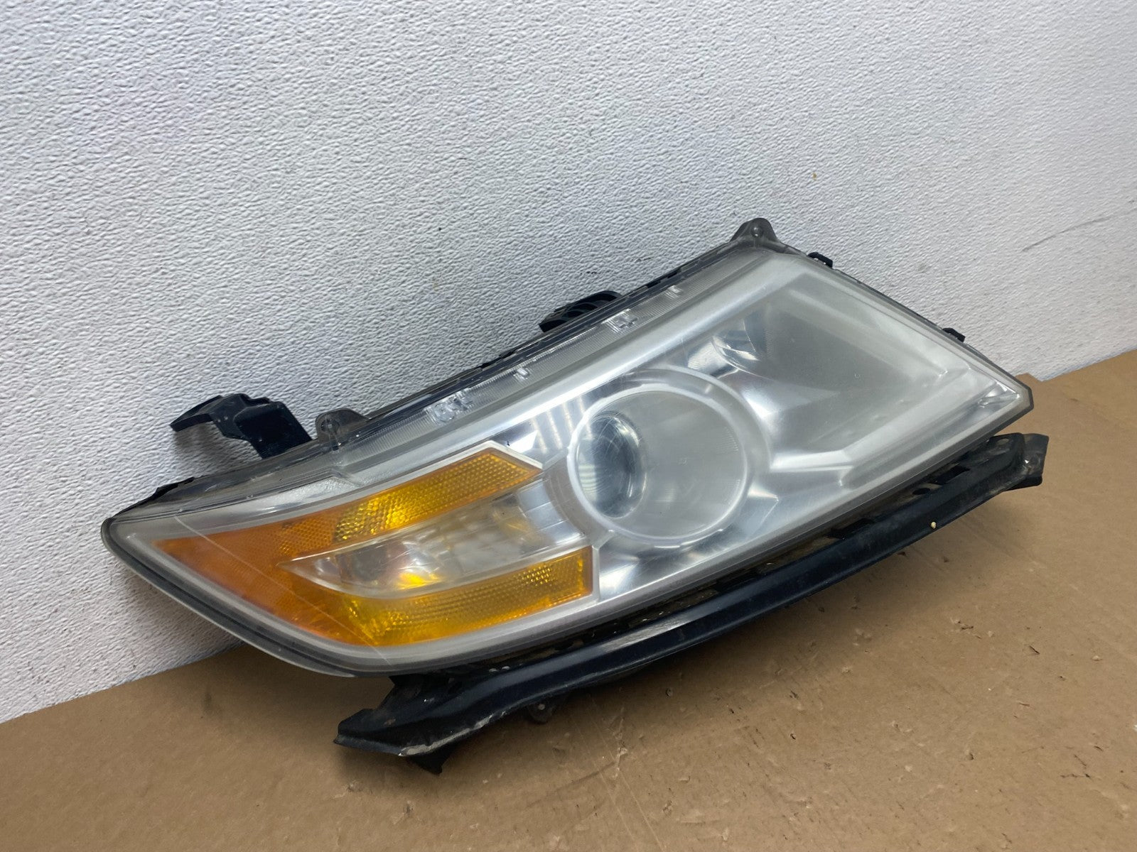 2011 to 2013 Honda Odyssey Front Right Passenger Headlight Halogen AD7938 DW2