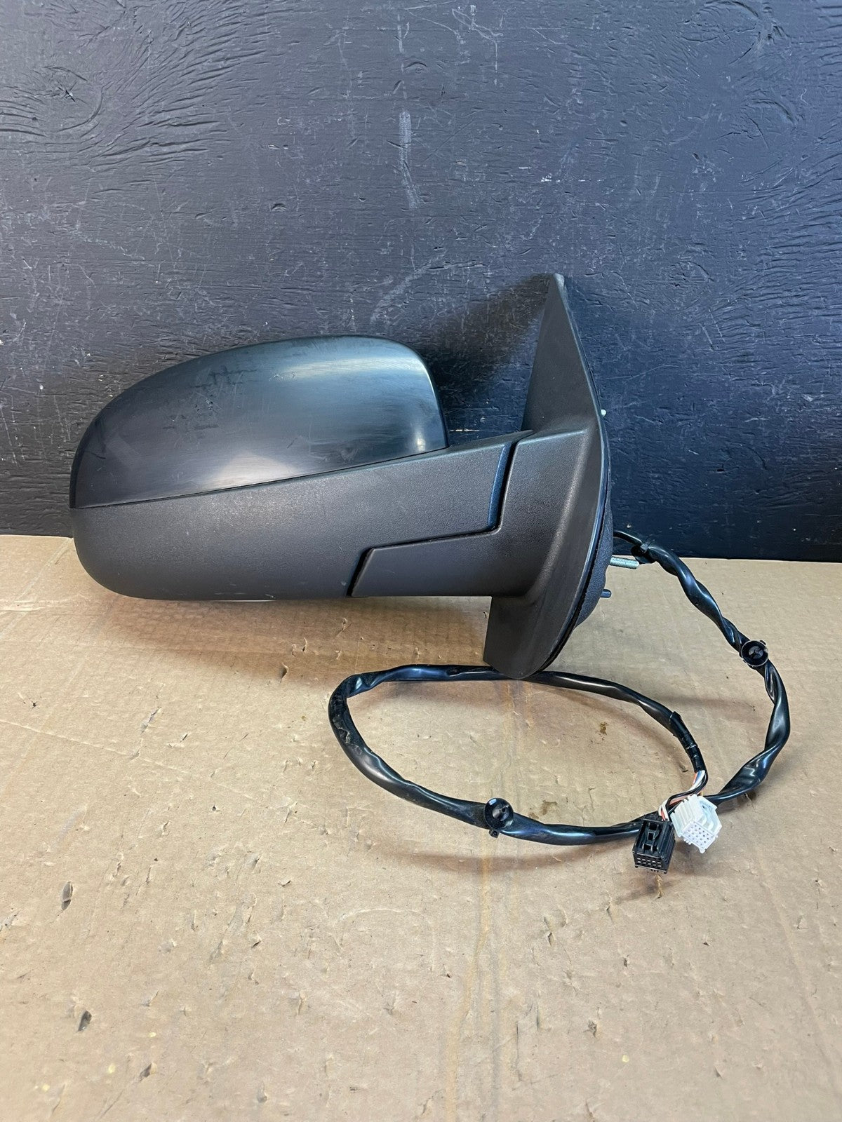 2007-2013 Chevrolet Tahoe Silverado Suburban Right Passenger Mirror AC9879 LK0