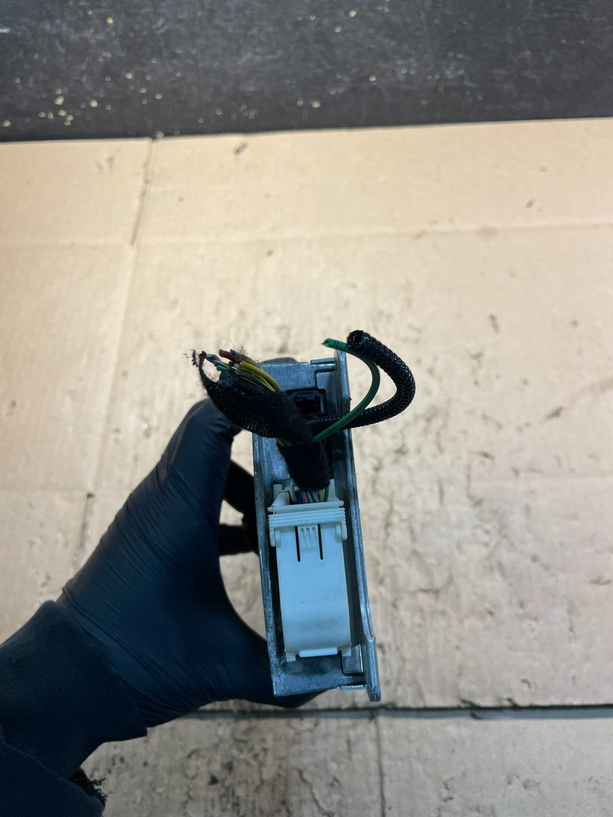 2007 to 2011 Bmw Bluetooth  Control Module Computer Telematics OEM w1423 DG4