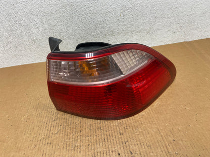 1998 to 2000 Honda Accord Sedan 4door Right RH Side Tail Light AE0485 LK0