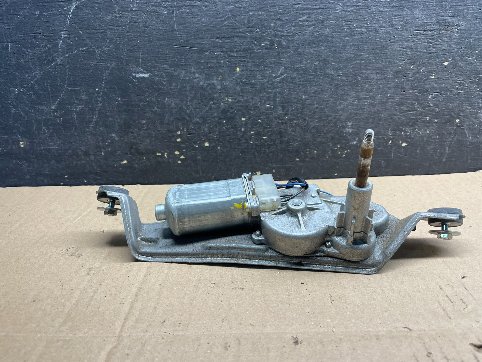 2007 to 2015 Mazda CX-9 CX9 Windshield Rear Wiper Motor V2002 DG1