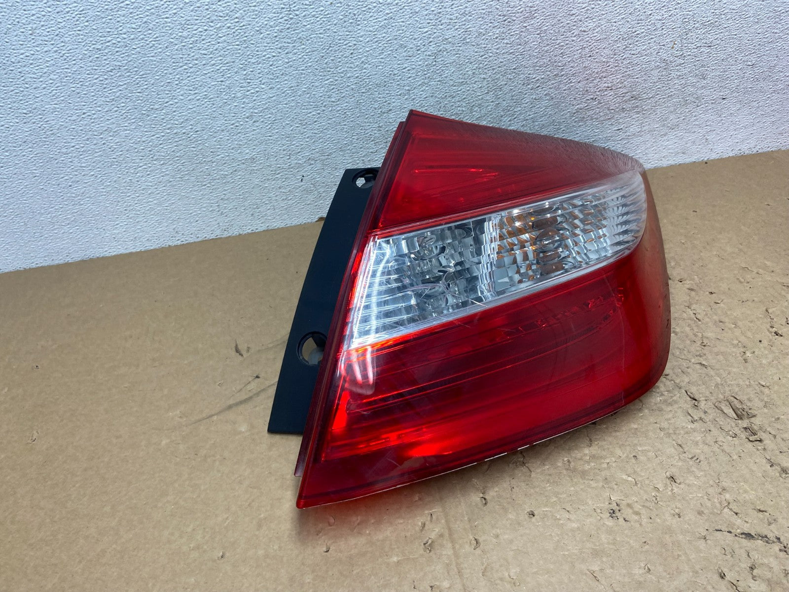 2010 - 2012 Honda Accord Crosstour Right Passenger RH Tail light ag1334 DG2