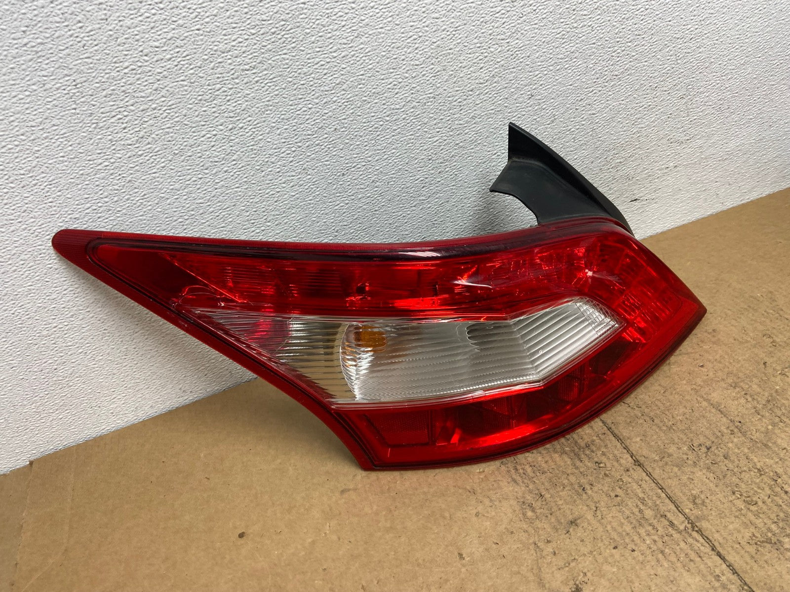 2009 2010 2011 Nissan Maxima Left Driver Lh Side Tail light OEM AC3701 LK2
