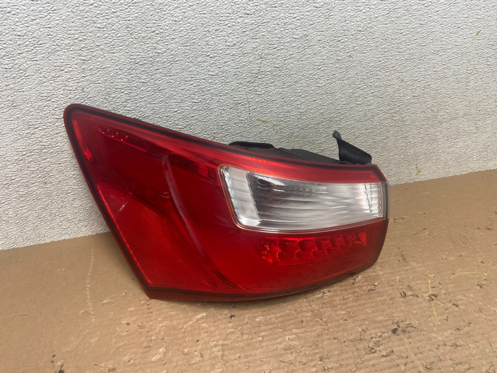 2012 to 2017 Kia Rio Sedan Left Driver LH Side LED Tail Light r1085 DG0