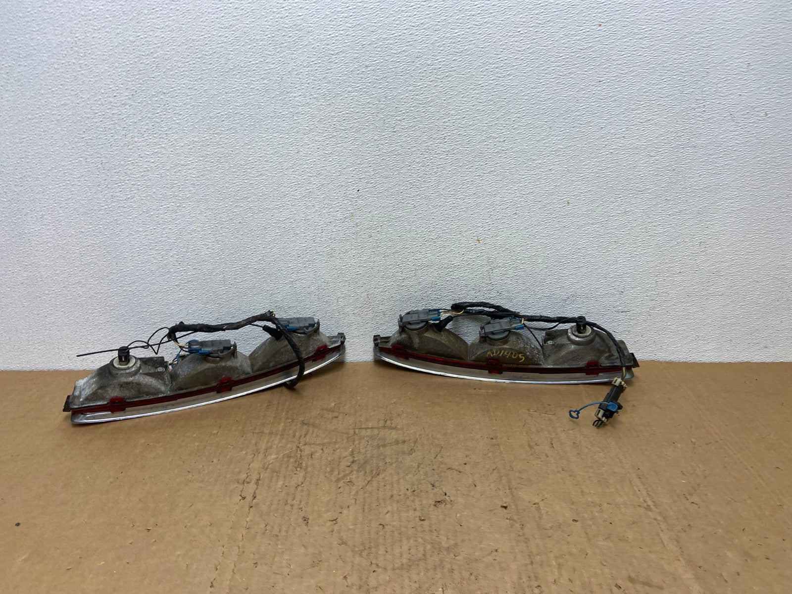 1994 to 1999 Cadillac Deville Left+Right Side Tail lights AD1405 LK3