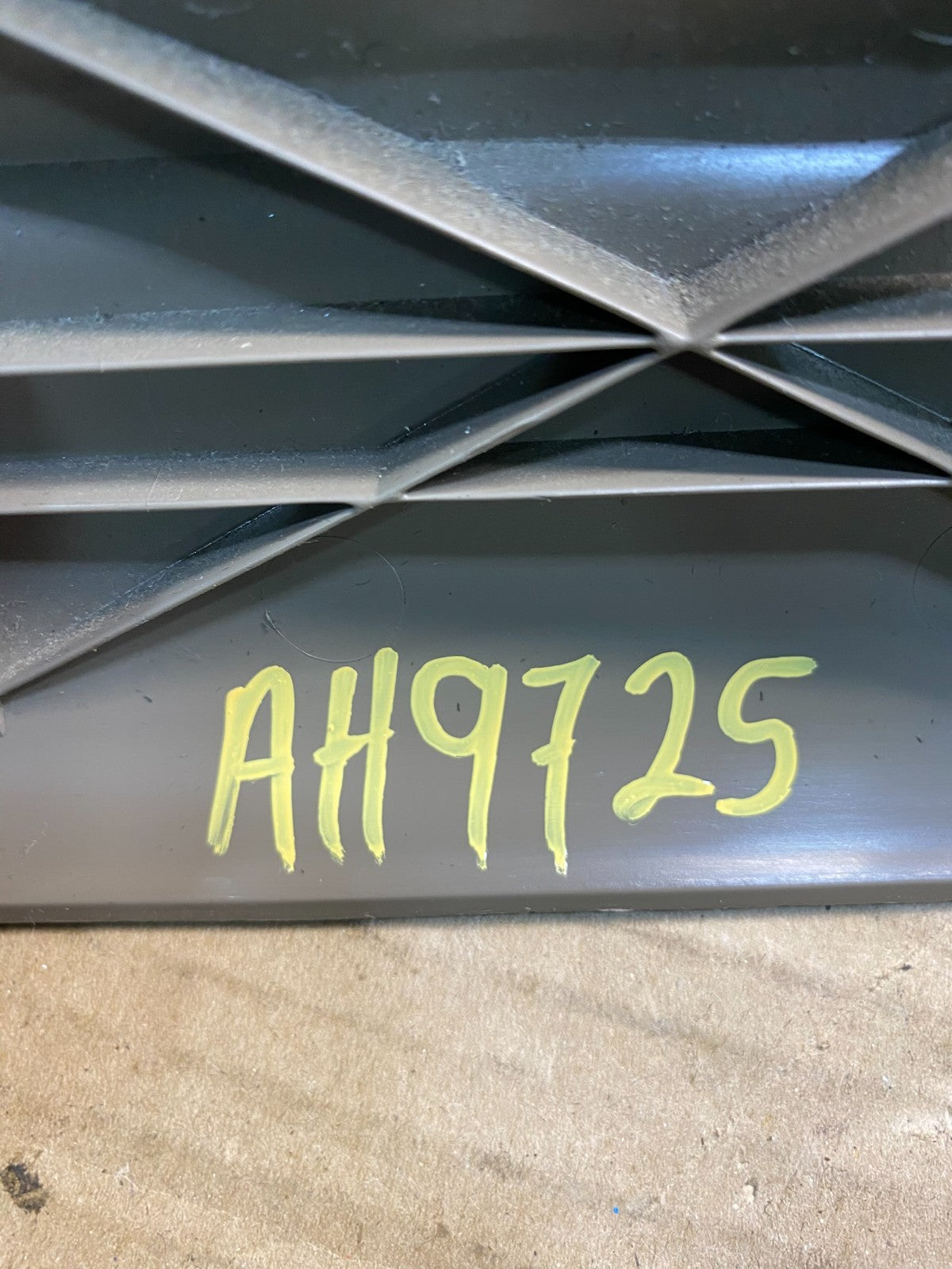 2005 - 2012 Nissan Pathfinder Front Right Passenger Storage Glove Box ah9725 DG7