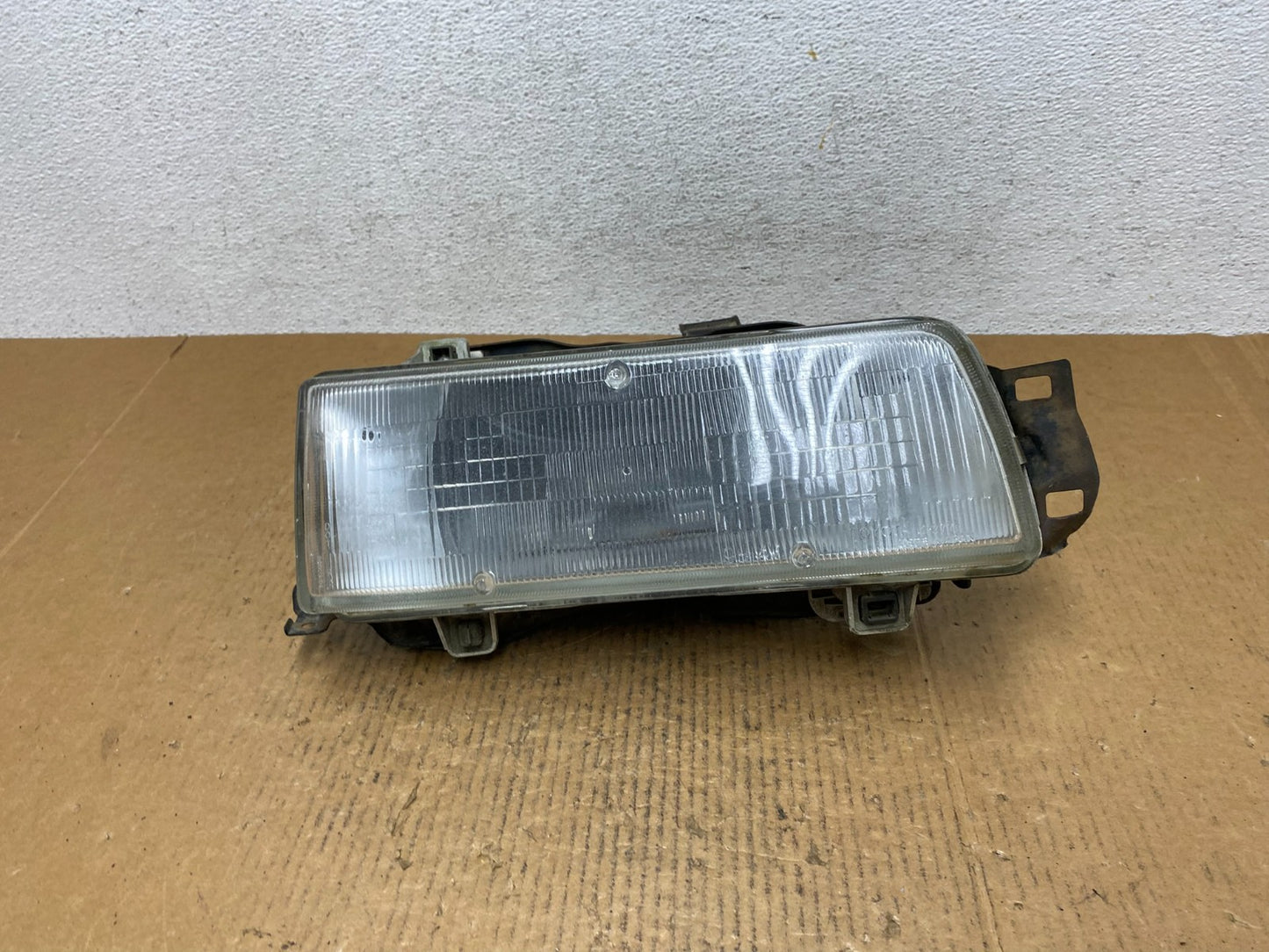 1988 to 1992 Toyota Corolla Right Passenger Side Headlight AE11670