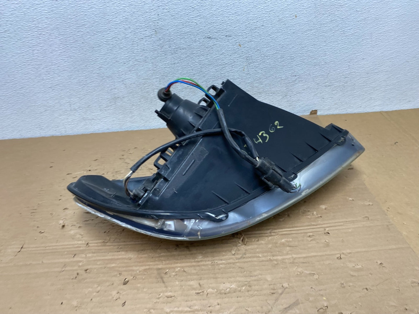 2000 to 2007 Ford Taurus Left Driver LH Side Halogen Headlight AD4362 DW6
