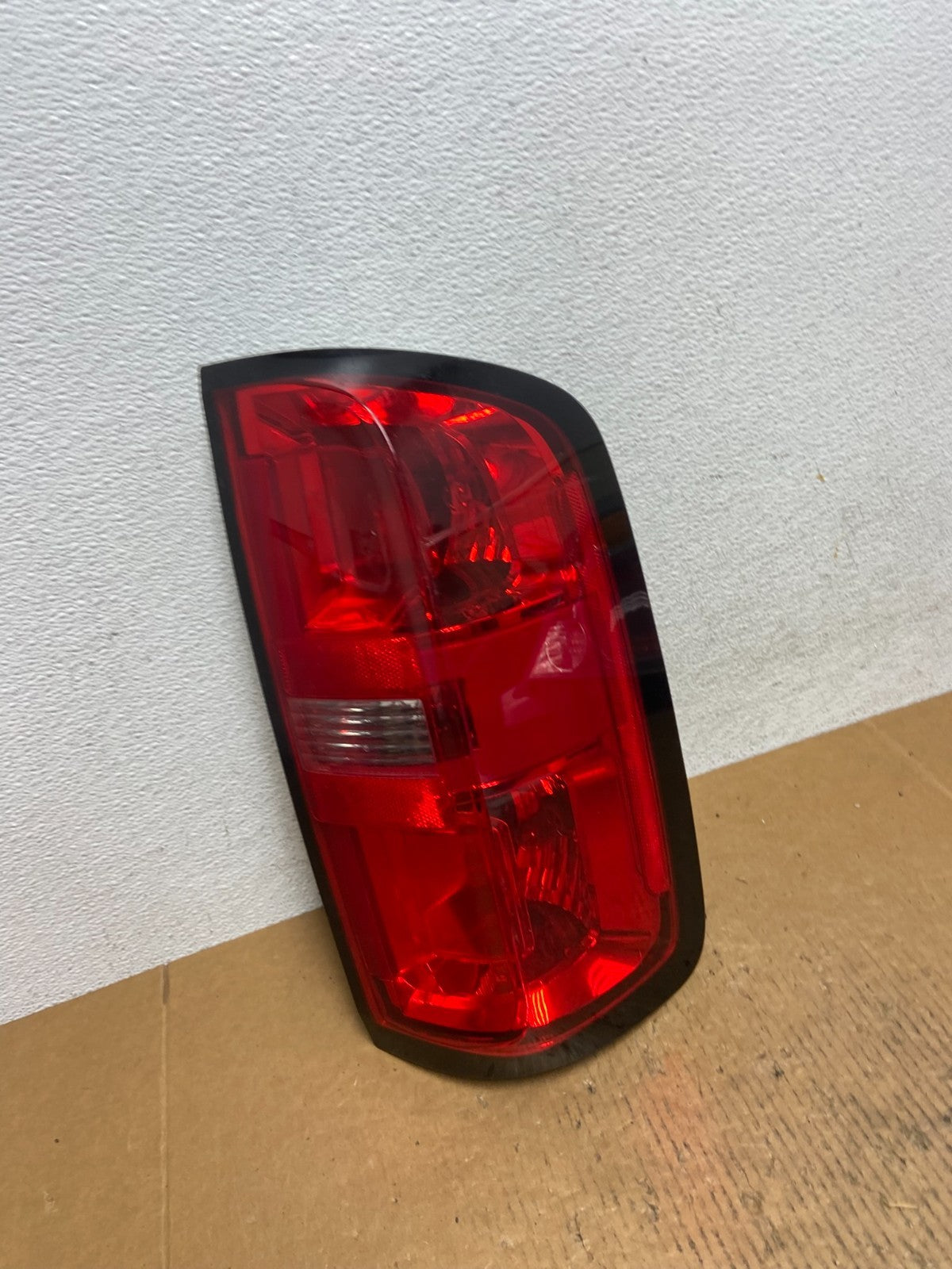 2015 to 2019 Chevrolet Colorado GMC Canyon Left+Right Set Tail Lights AE0621 DG2