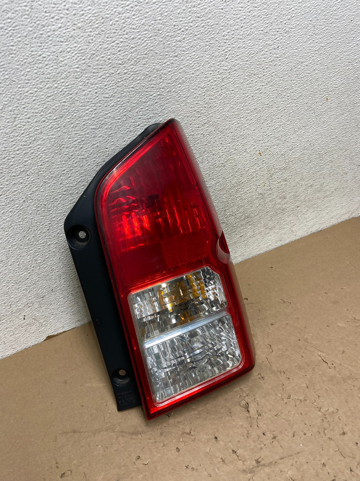 2005 to 2012 Nissan Pathfinder Right Passenger RH Side Tail Light AG43152