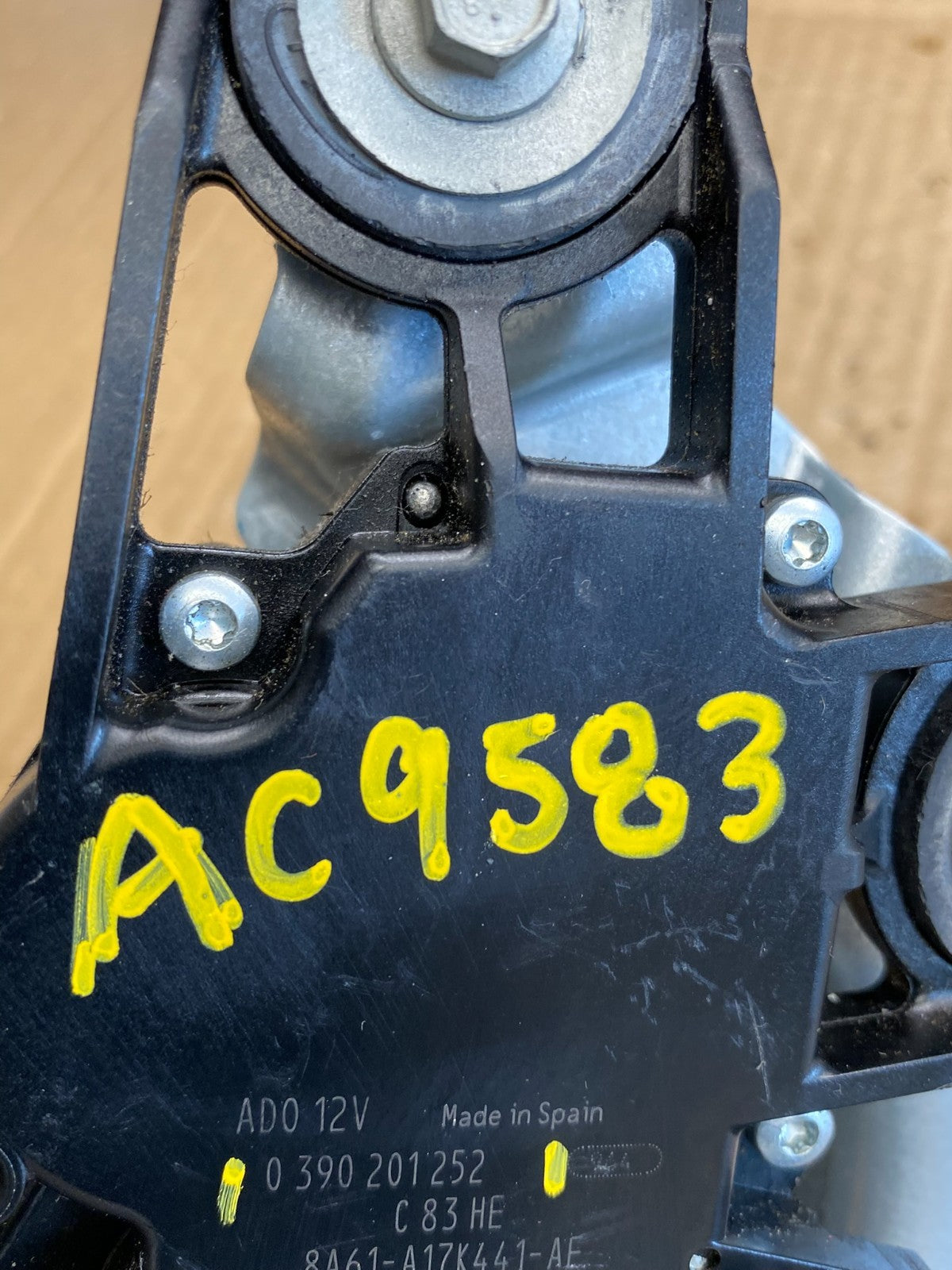 2011 to 2019 Ford Fiesta Rear Windshield Wiper Motor ac9583 DG5