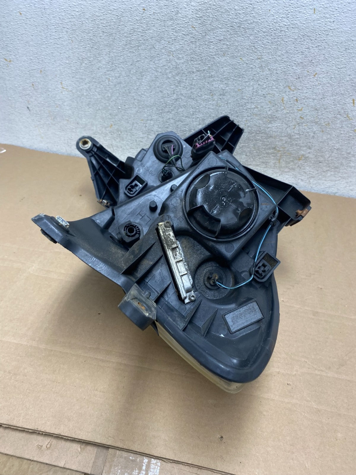 2008-2012 Buick Enclave Left Driver Headlight Xenon Hid One Ballast AH9333 DW8