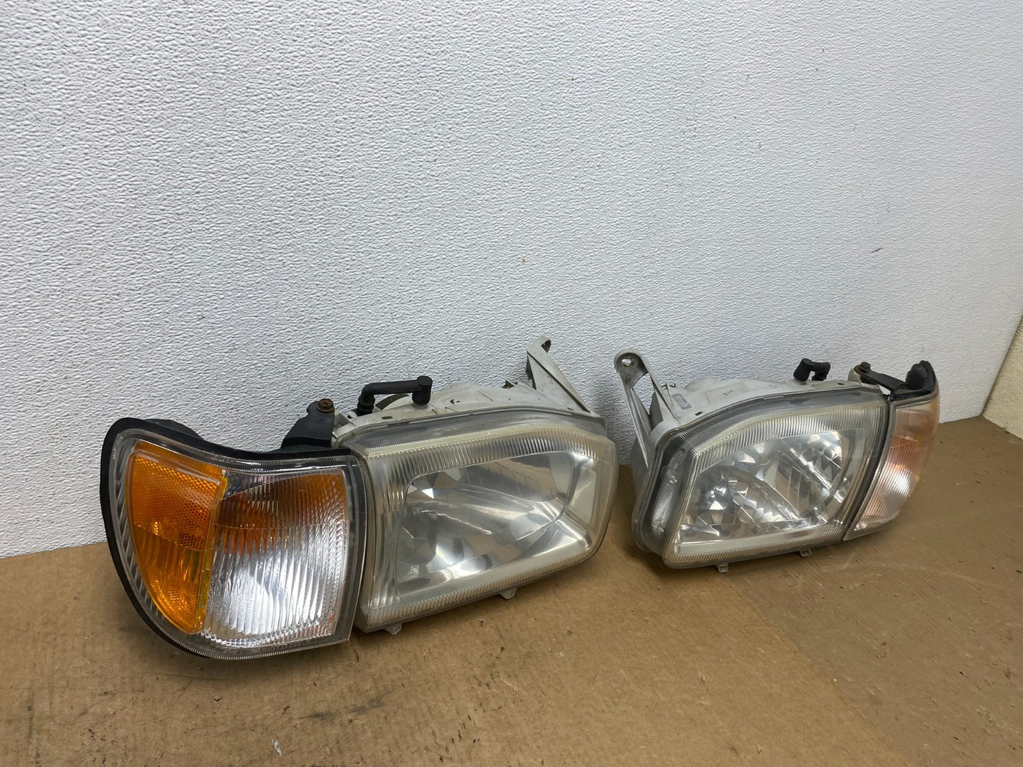 1999-2004 Nissan Pathfinder Left+Right Side Set Halogen Headlights Oem AC3428 DW2