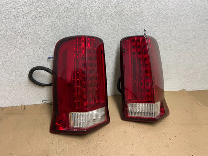2002 to 2006 Cadillac Escalade Left+Right Set LED Tail Lights AE9194 DG2
