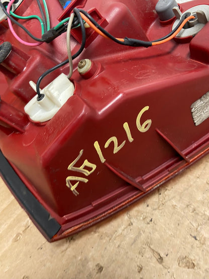 2004 2005 2006 Hyundai Elantra Sedan Right Passenger Tail Light AG1216 LK6