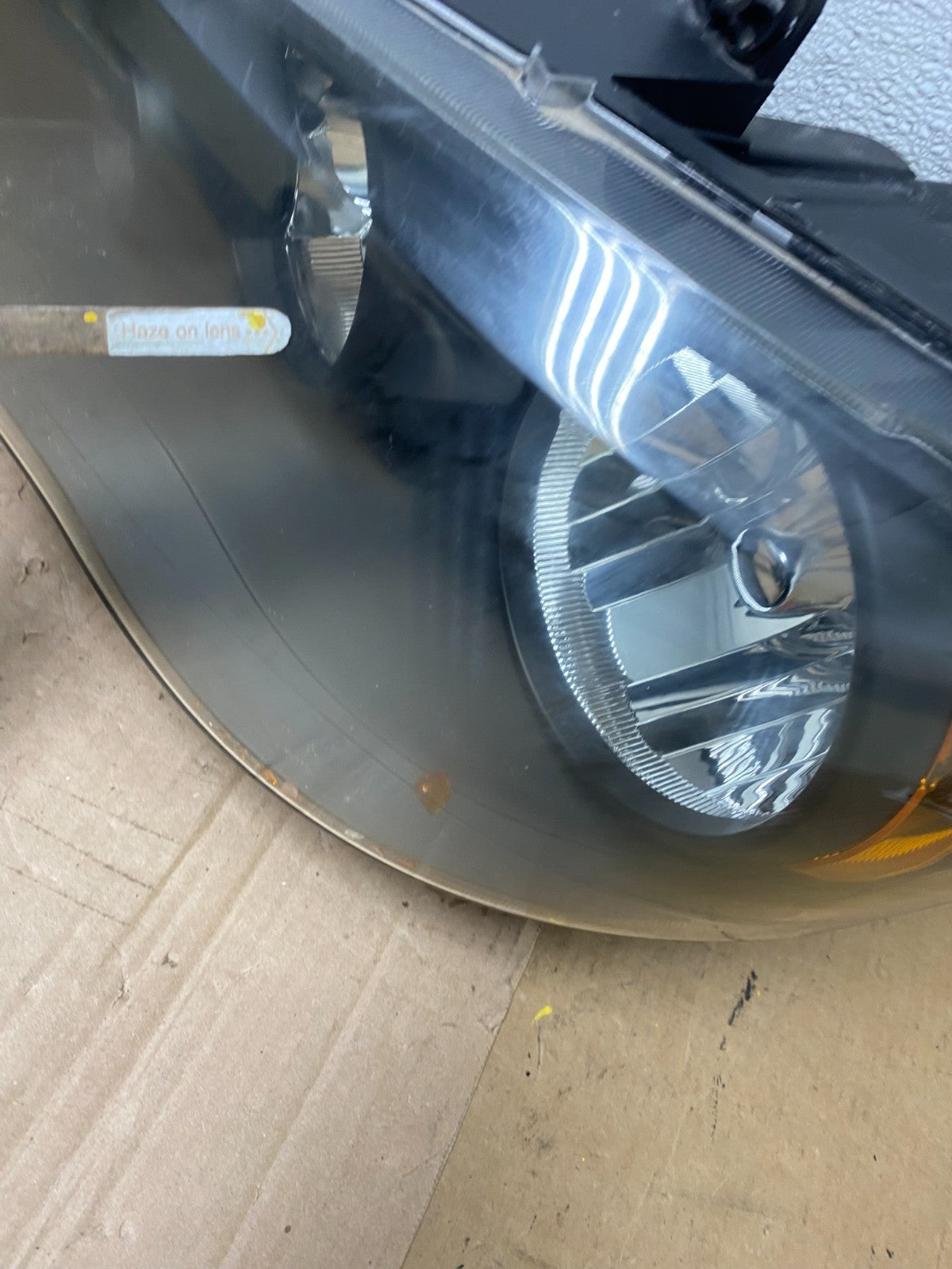 2008 to 2016 Chrysler Town and Country Left+Right Side Headlights U8784 DW7