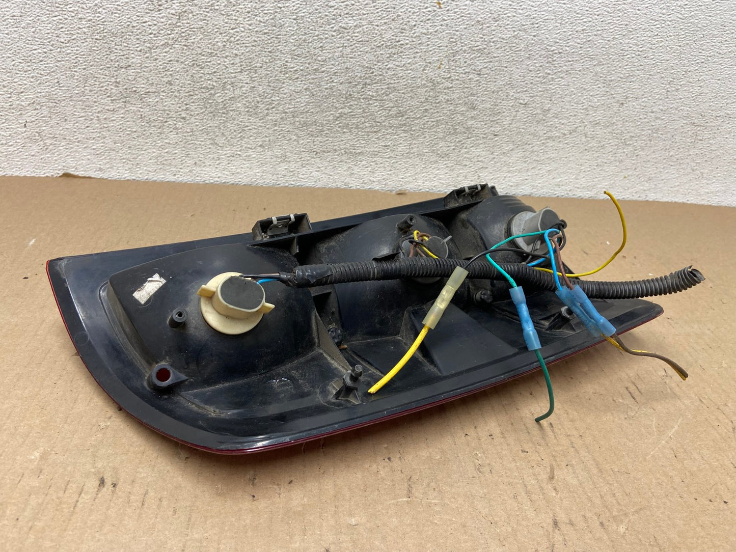 2002 to 2006 Dodge Ram 1500 Right passenger Rh side Tail Light AG7930 LK5