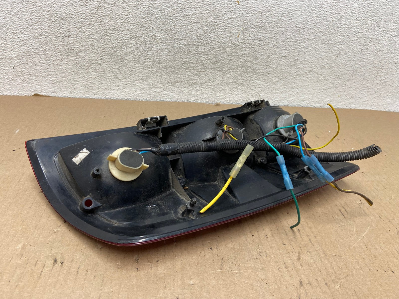 2002 to 2006 Dodge Ram 1500 Right passenger Rh side Tail Light AG7930 LK5
