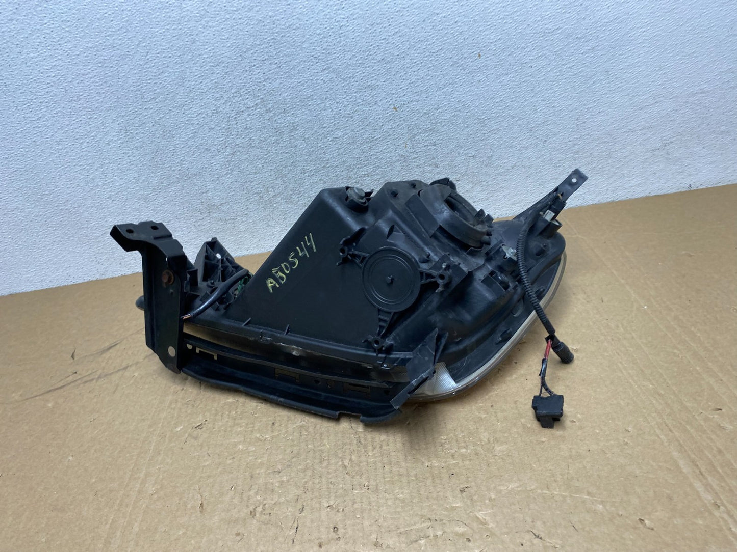 2002 to 2004 Honda CRV CR-V Right Passenger RH Halogen Headlight AG0544 DW7