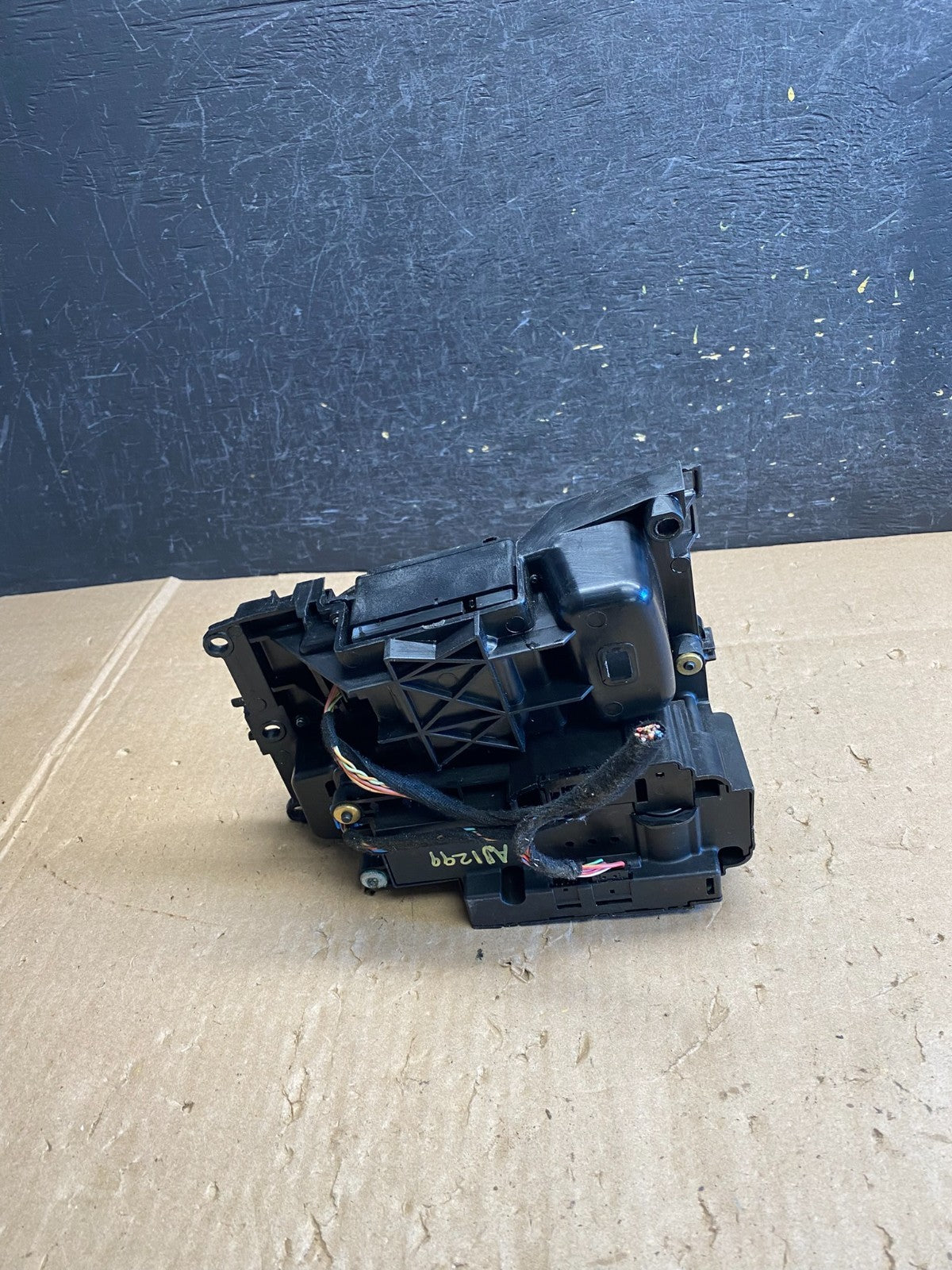 2007 to 2013 BMW X5 E70 Shift Shifter Selector Gear W/ Bezel AJ1299 DW3