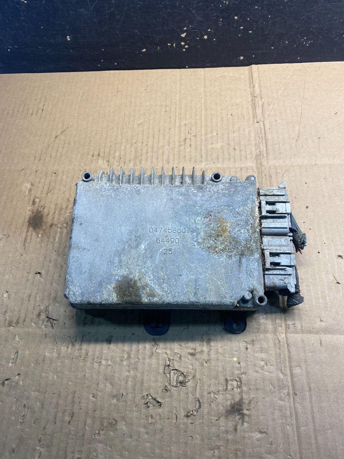 2001 Dodge Caravan Engine Computer Control ECM ECU p04727403AJ aa7465 DG0