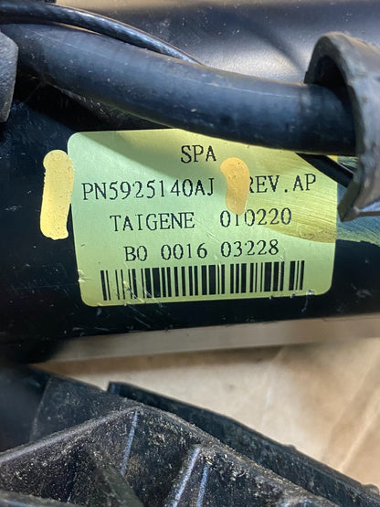 2015-2021 Kia Sedona Entourage Rear Glass Windshield Wiper Motor AE8232 DG5