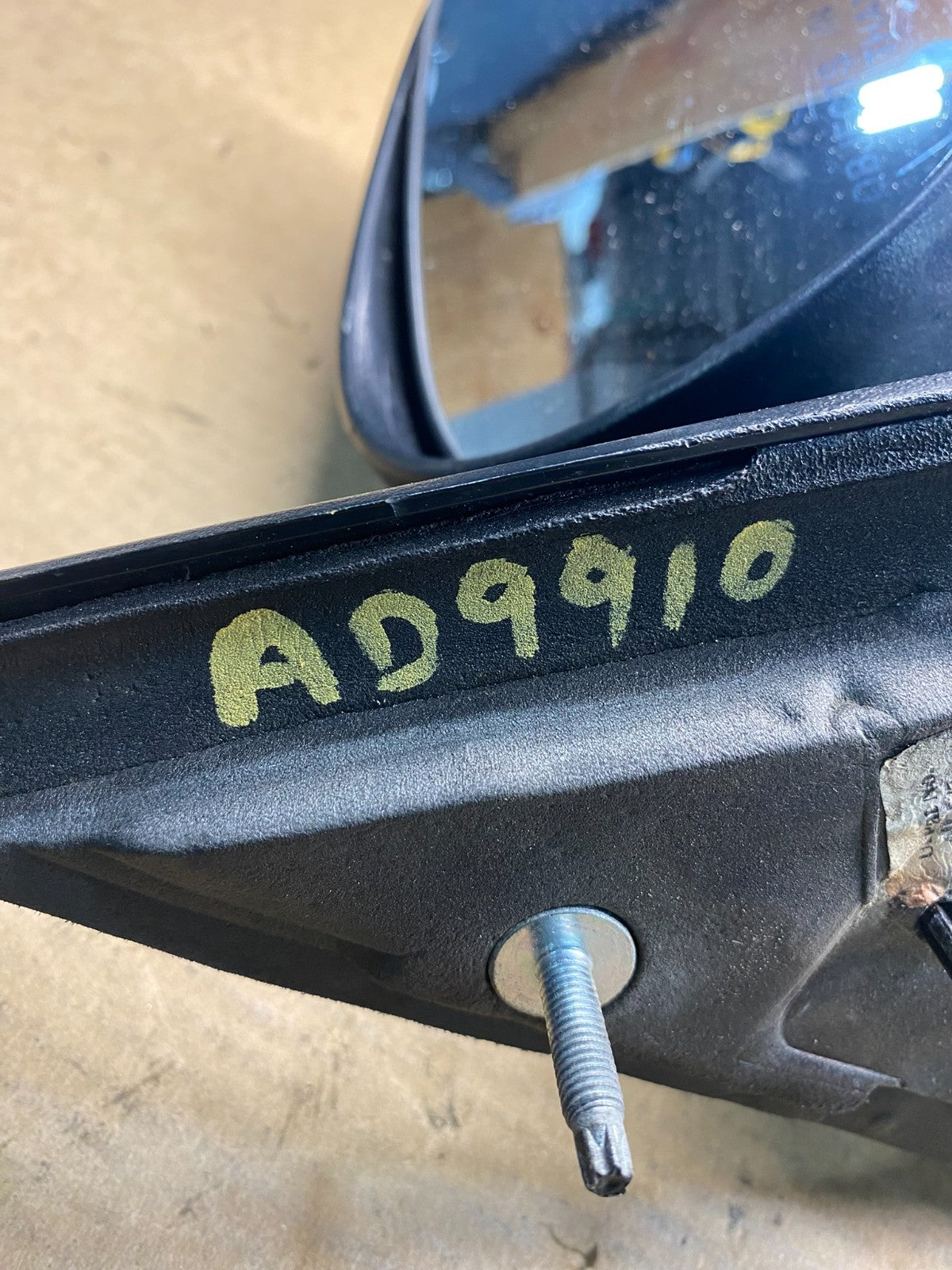 2003 - 2011 Ford Crown Victoria Right Passenger View Door Heat Mirror AD9910 DW12
