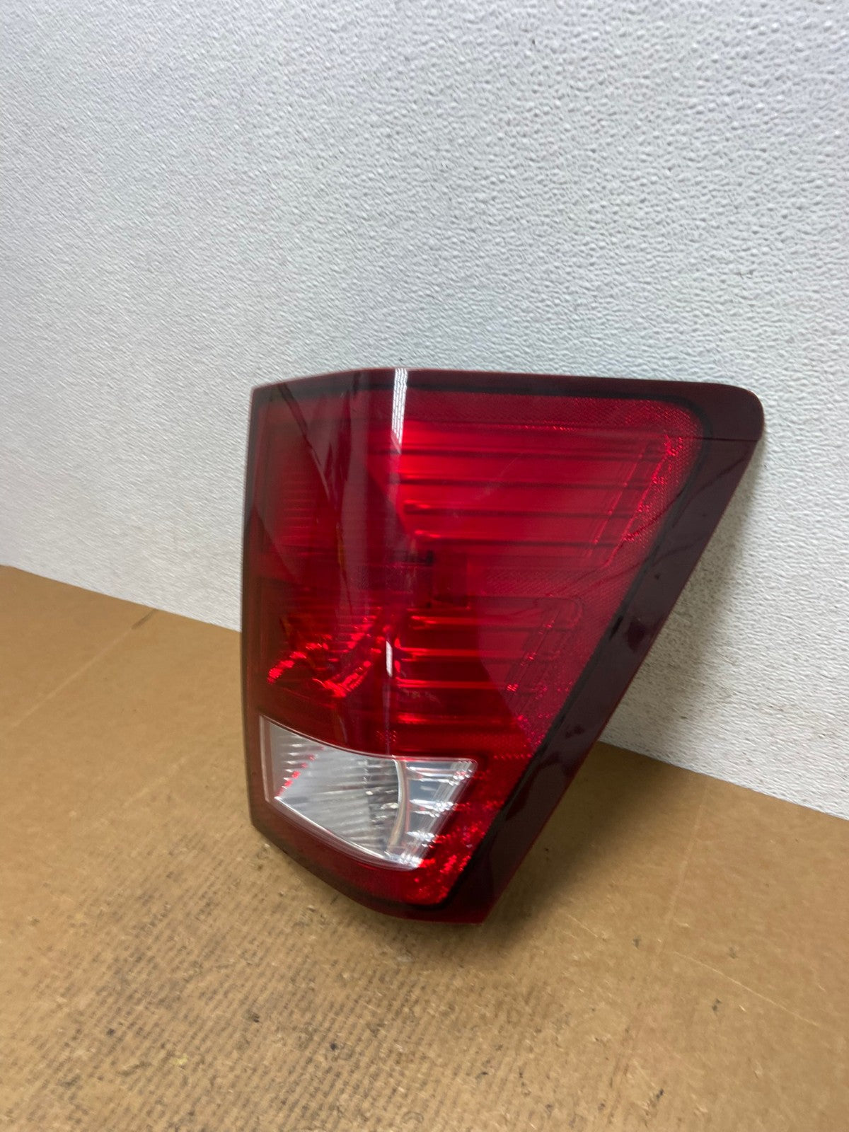 2007 to 2010 Jeep Grand Cherokee Right Passenger Tail Light AE1332 LK1