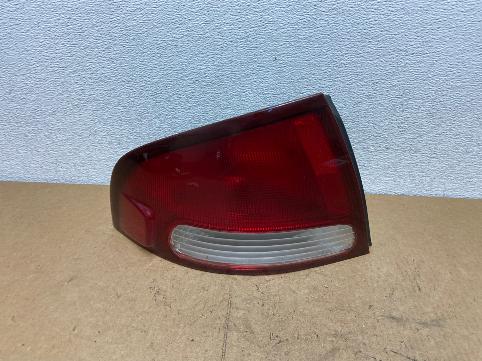 2000 2001 2002 2003 Nissan Sentra Left Driver Side Tail Light OEM AC3521 LK0