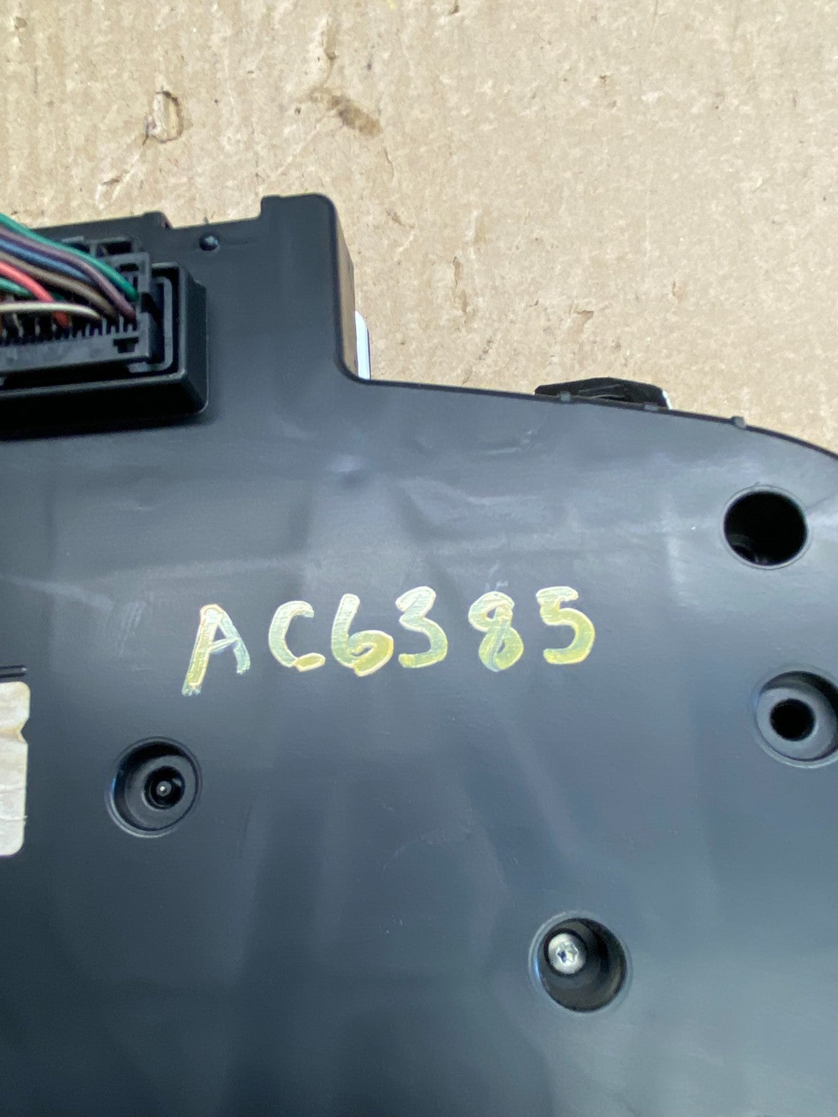 2007 to 2013 Chevrolet Silverado Suburban Cluster Gauge Speedometer OE AC6385 DG6