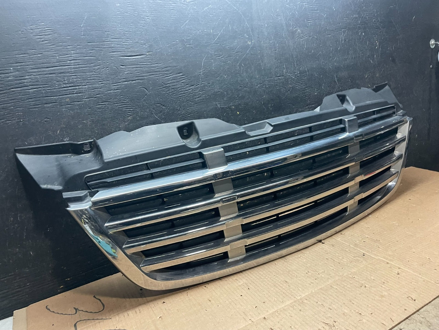 2009 to 2011 Freightliner Sprinter Front Upper Chrome Grill Grille y1891 DG1