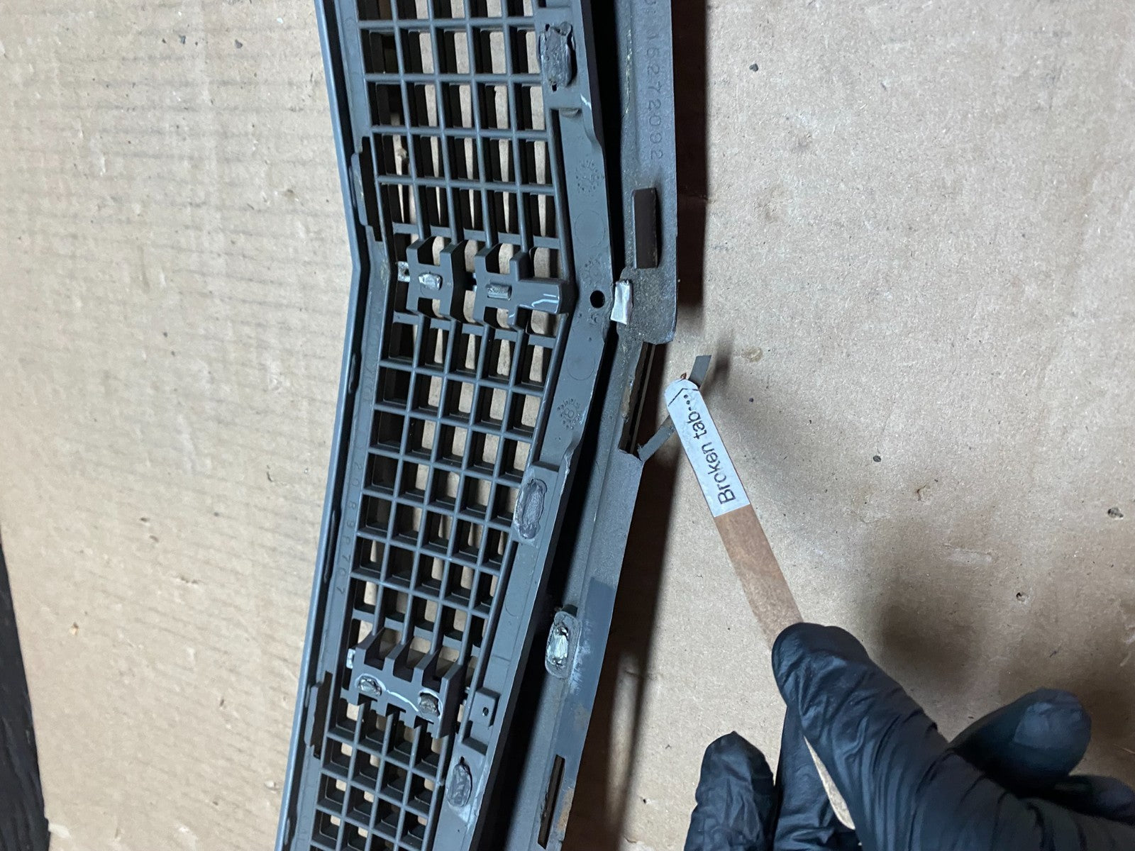 2008 to 2011 Cadillac Cts Front Lower Grill Grille OEM U0154 GD8