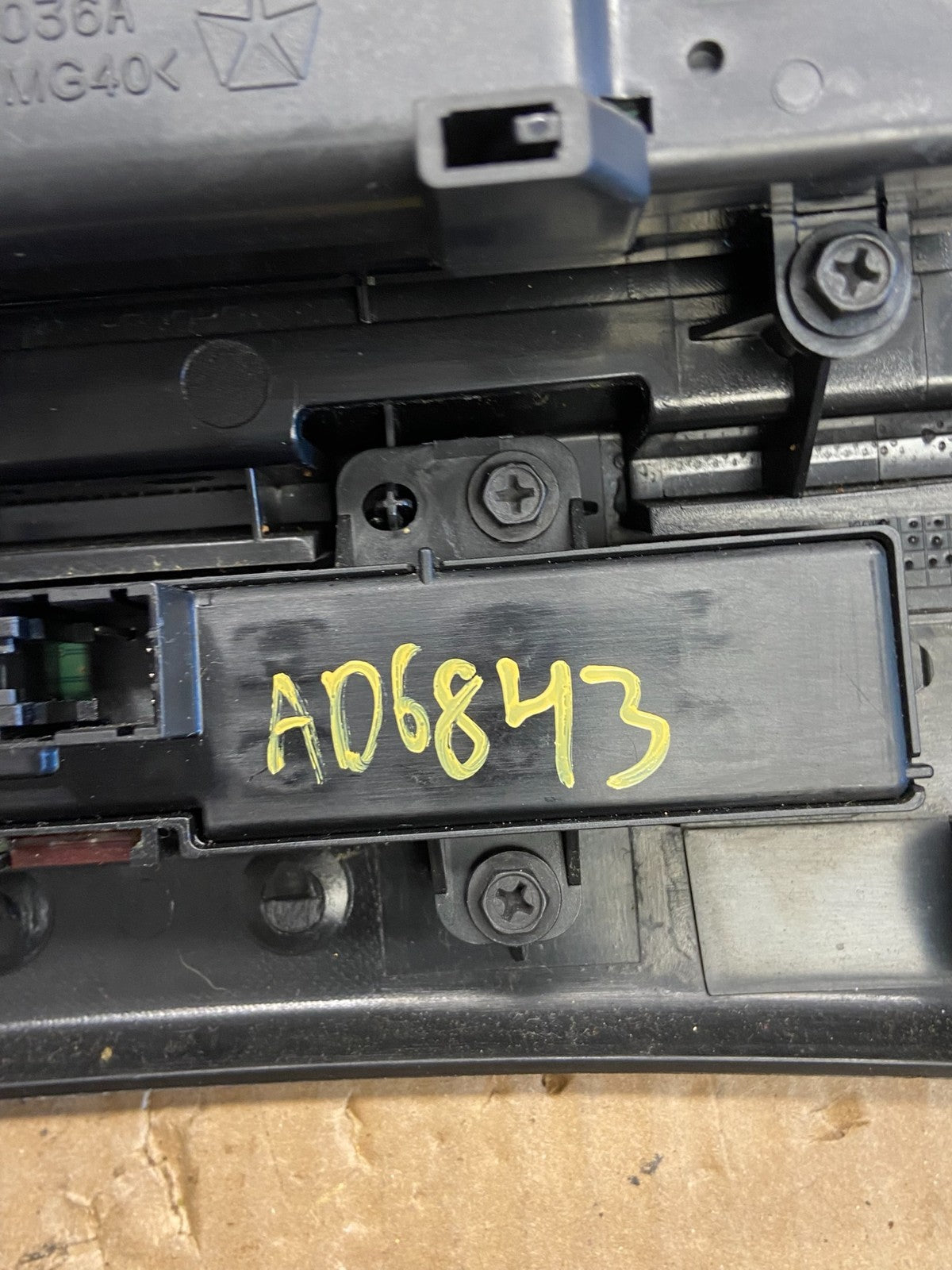 2008 to 2012 Jeep Liberty Dash Climate Temperature Control Radio Bezel AD6843 DG7