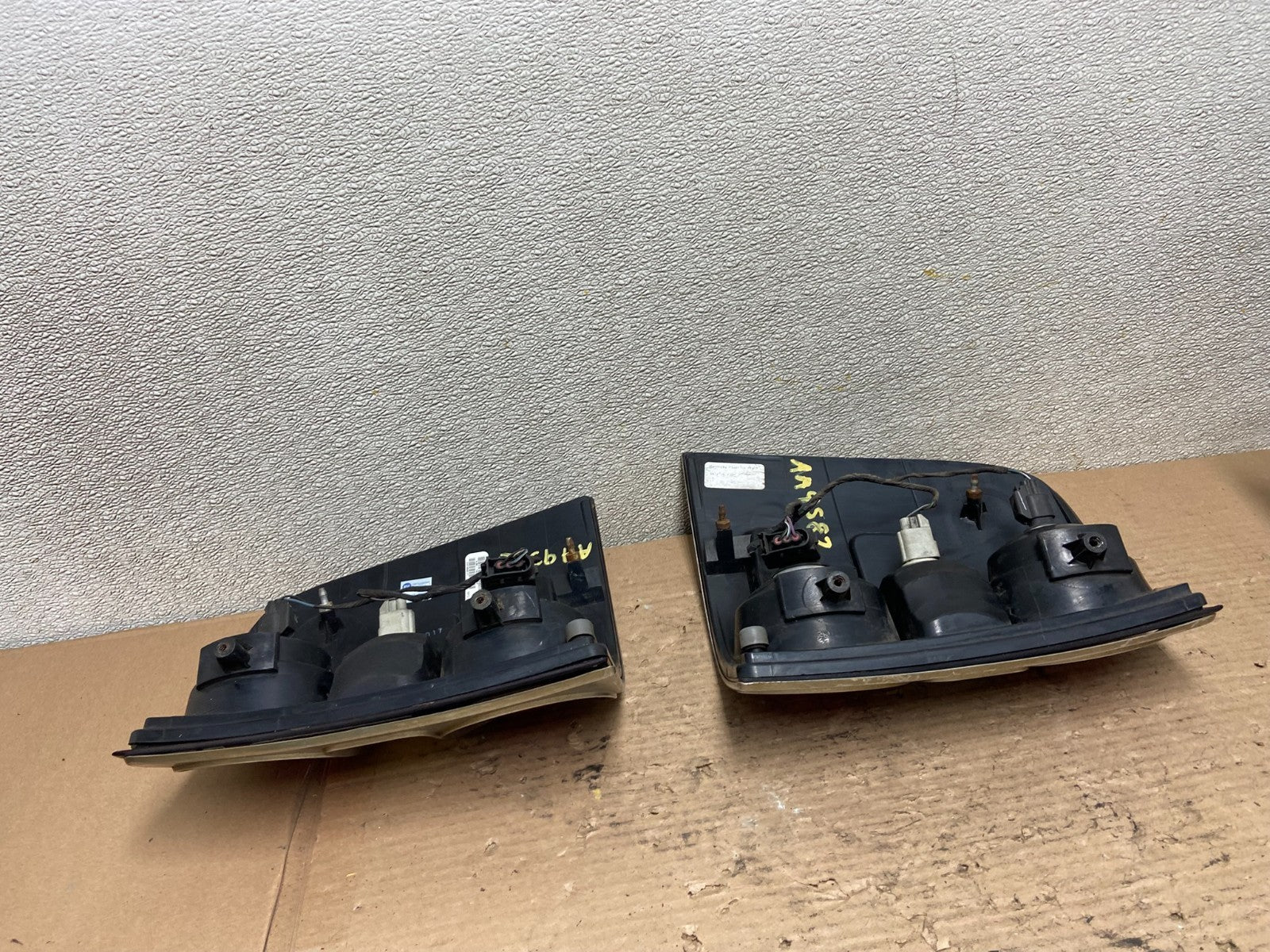 2006 to 2010 Ford Explorer Left+Right Side Tail lights OEM AA9582 LK4