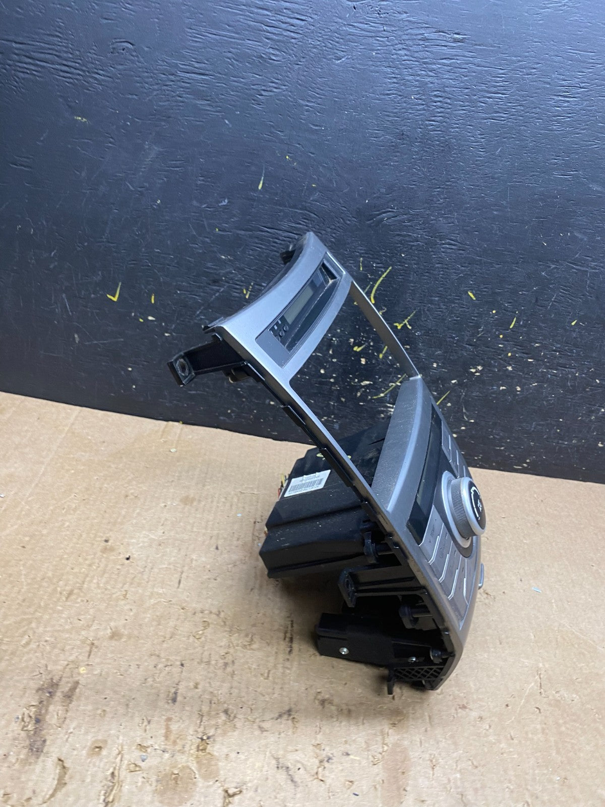 2007 to 2012 Hyundai Veracruz Auto Climate Temp Control Radio Bezel OEM Z7203 DG2