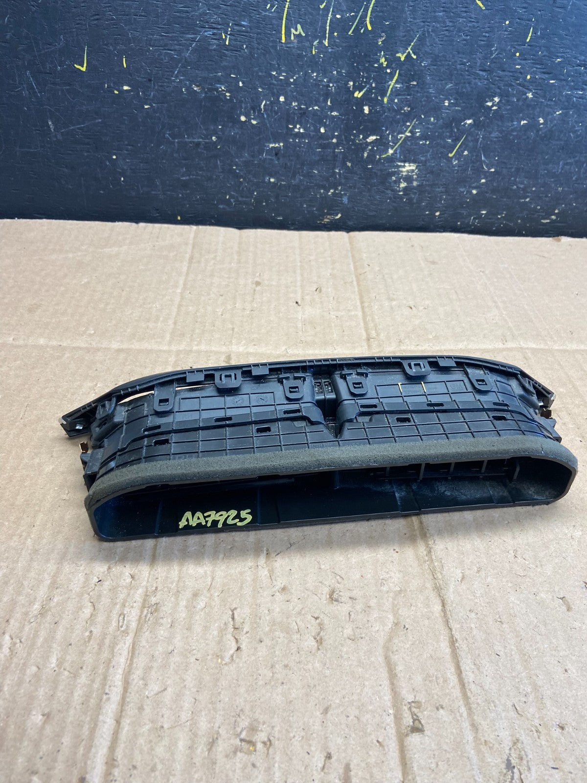 2021 - 2023 Chevrolet Trailblazer Center Console Radio Bezel Air Vent AA7925 DG3